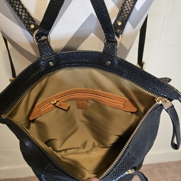 TUSK Small Gotham Snake Skin Leather Black Adj Strap Top Security Snap Backpack. - Picture 8 of 13